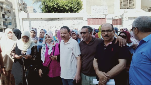 مشاركة مميزة للمعلمين في التصويت بانتخابات مجلس الشيوخ| صور