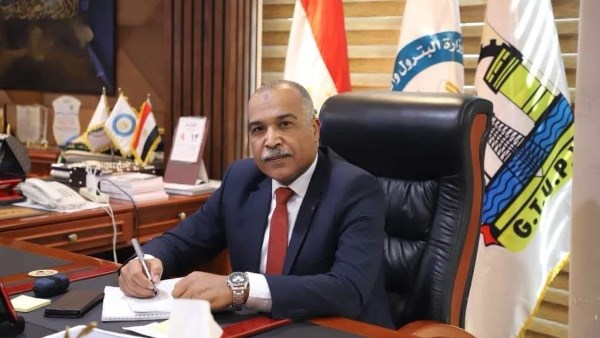 عباس صابر رئيس النقابة العامة للعاملين بالبترول 