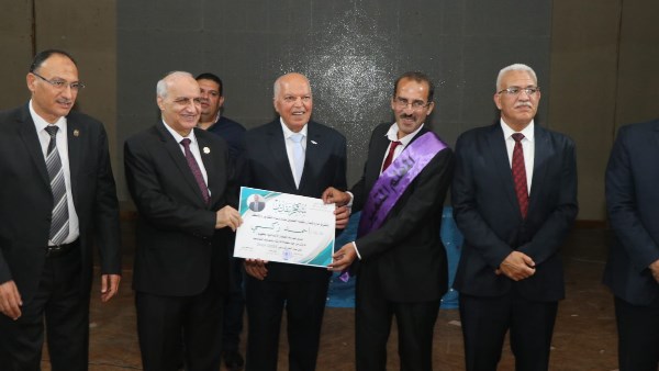 خلف الزناتي من حفل تكريم المعلمين المثاليين بمحافظة الإسماعيلية 