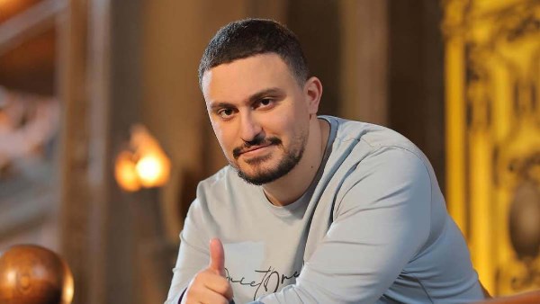  الفنان الشاب ياسين أحمد السقا 