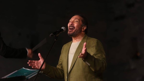علي الحجار  يشدو بأغانيه في محكى القلعة 33