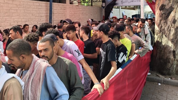 خلال الساعة الأولي.. إقبال كبير على اللجان في انتخابات الشيوخ بمدارس الجيزة| صور
