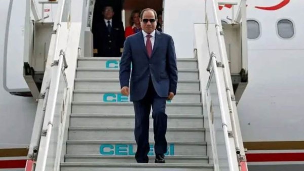 الرئيس السيسي يصل لمطار نيوم بالسعودية