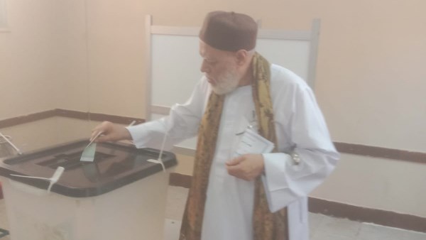  علي جمعة يُدلي بصوته في انتخابات مجلس الشيوخ