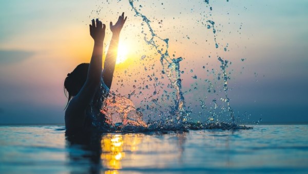 السباحة في سن الثلاثين طريقك نحو الصحة والجمال الداخلي