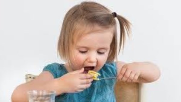 10 أطعمة تعزز ذاكرة طفلك للعام الدراسي الجديد 