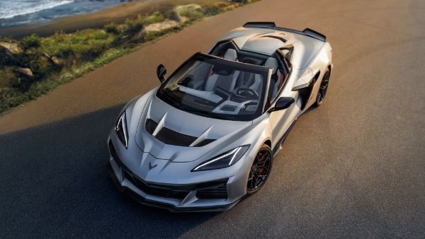 بقدرات مميزة.. سعر لا يصدق لسيارة كورفيت ZR1X الخارقة