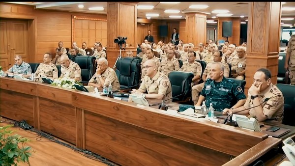 وزير الدفاع يشهد المشروع الاستراتيجي لهيئة الاستخبارات العسكرية 