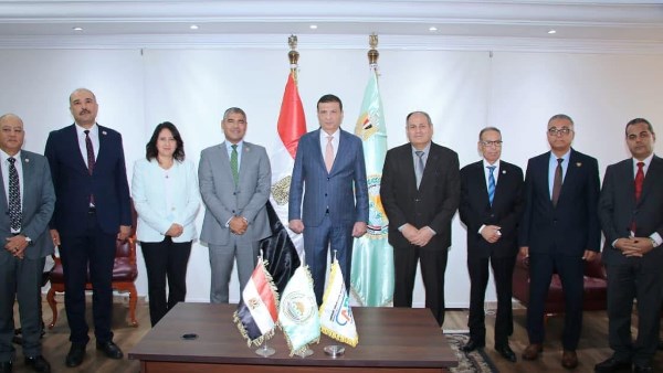وزير الزراعة يشهد توقيع بروتوكول تعاون بين "بحوث الهندسة الزراعية" و"هايتك للبذور" لتصنيع آلات تطويش الذرة محليًا
