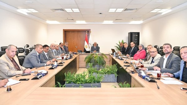 اجتماع وزير الري
