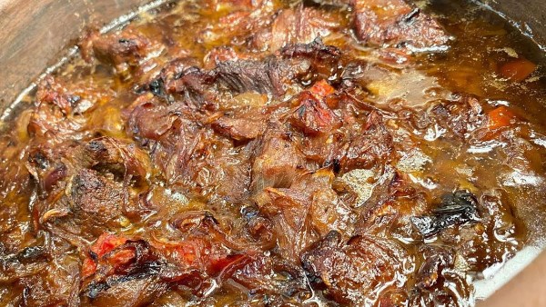 طريقة عمل اللحمة بالبصل