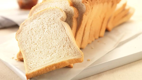 الخبز الابيض غذاء شائع بمخاطر صحية صادمة |تعرف عليها