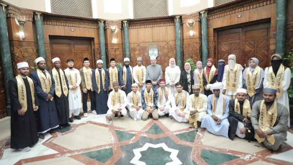 شيخ الأزهر يلتقي طلاب مدرسة "الإمام الطيب"
