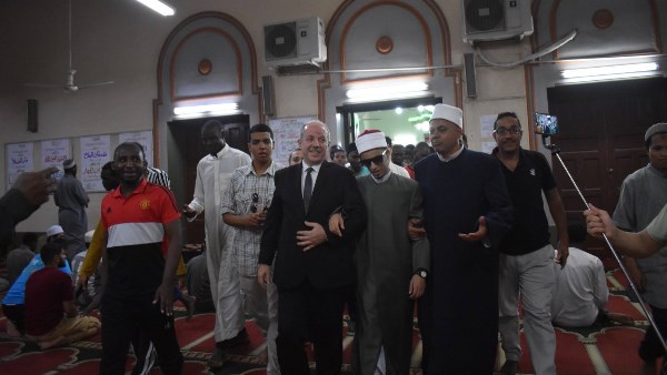 أصغر إمام فى محراب الأزهر| الطالب محمد أحمد حسن يؤم المصلين بمدينة البعوث الإسلامية