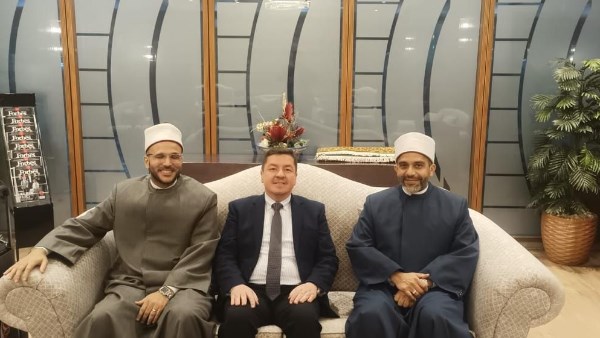 مفتو قيرغيزستان وصربيا وجزر القمر وبلجراد وبولندا وجنوب أفريقيا يصلون القاهرة للمشاركة في المؤتمر العالمي العاشر للإفتاء