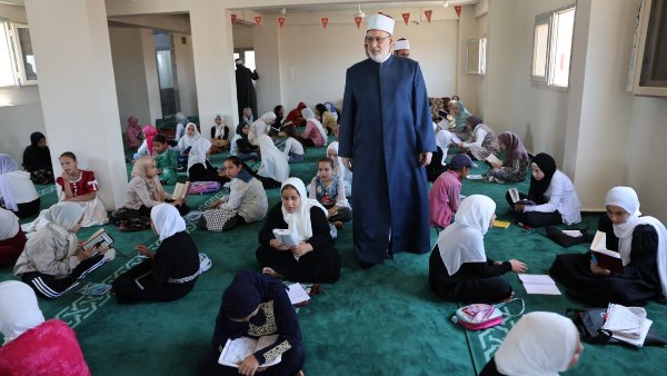وكيل الأزهر يتفقد مجمع «أهل القرآن»