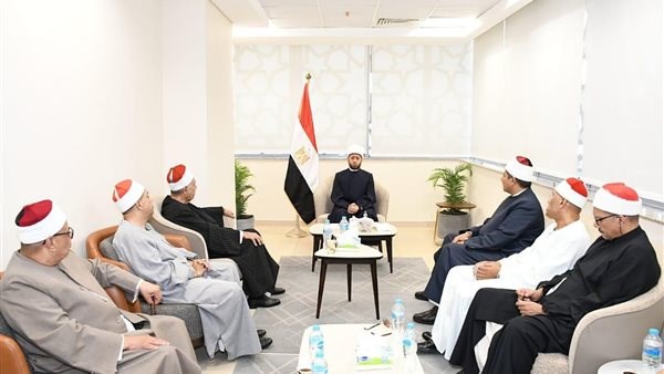 وزير الأوقاف مع وفد نقابة القراء