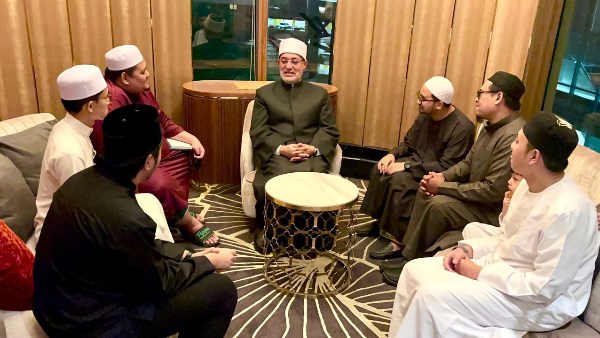 وصايا مفتي الجمهورية لخريجي الأزهر المشتغلين بالإفتاء في ماليزيا