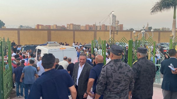 الحزن يخيم على نجوم الكرة المصرية والأهلي في وداع اللواء وائل عزت