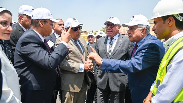  الدكتور محمود عصمت وزير الكهرباء والطاقة المتجددة