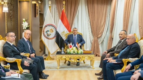 وزير الدولة للإنتاج الحربي يستقبل السفير الياباني بالقاهرة لبحث أوجه التعاون المشترك في مجالات التصنيع المختلفة