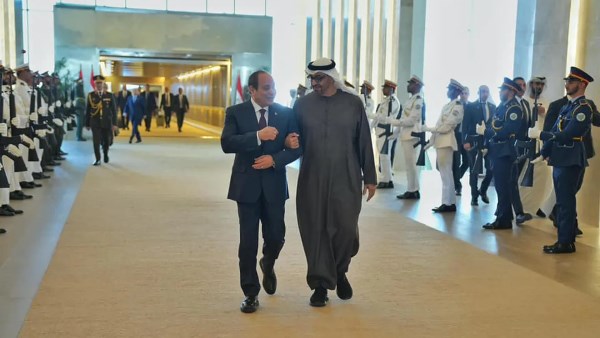 السيسي وبن زايد يبحثان تطورات غزة والعلاقات الثنائية.. أحمد موسى يوضح