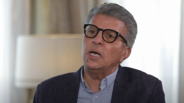الدكتور خالد منتصر الكاتب والطبيب