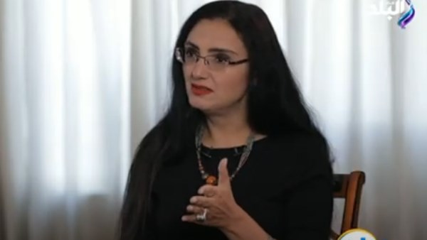  الكاتبة ريم بسيوني، الروائية وأستاذ اللغويات بالجامعة الأمريكية