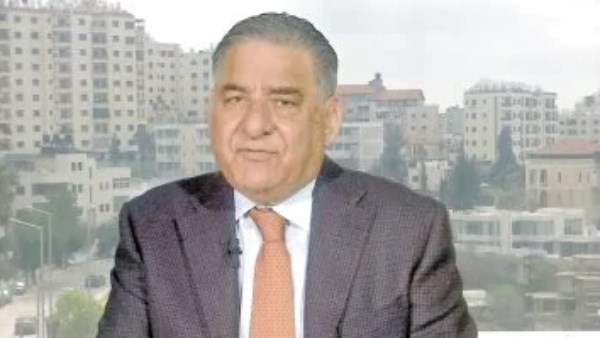  وزير الإعلام الفلسطيني السابق نبيل عمرو