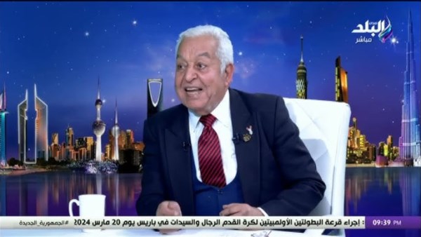  الفنان التشكيلي الفلسطيني ياسر أبو سيدو 