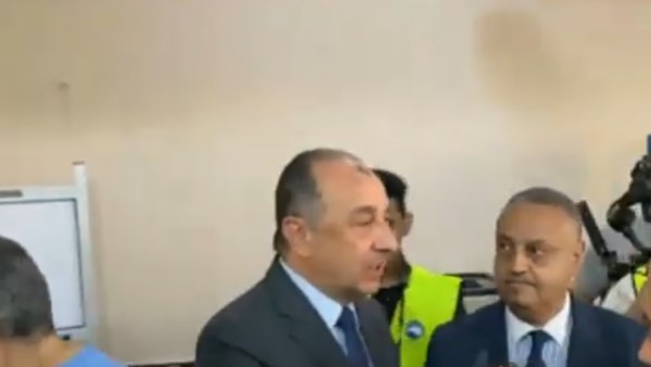 وزير قطاع الأعمال يدلي بصوته في انتخابات مجلس الشيوخ