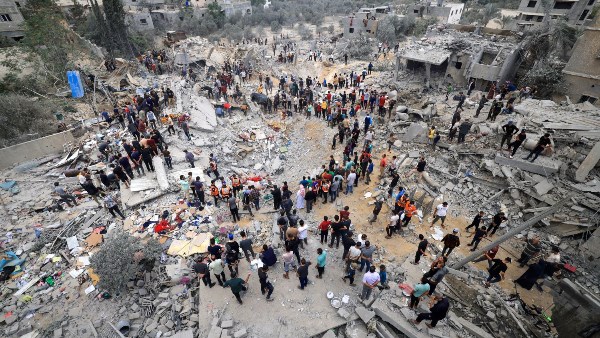17 شهيدًا في غزة.. الاحتلال يستهدف منتظري المساعدات في ثلاث نقاط توزيع