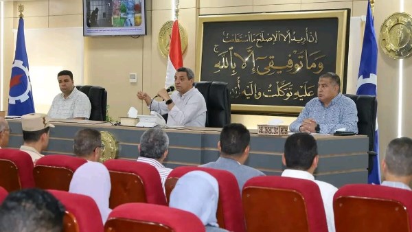 المصريين الأحرار بالسويس يتبنى مشاكل الأهالي