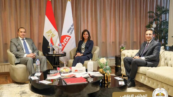 - المستشار محمود فوزي وزير الشؤون النيابية والقانونية والتواصل السياسي يلتقي الدكتورة سلافه جويلي المدير التنفيذي للأكاديمية الوطنية للتدريب