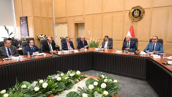 وزير النقل والصناعة مع وزير الزراعة