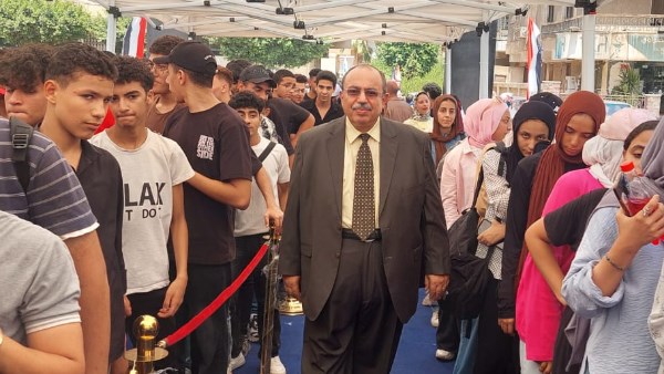 أمين العلاقات الحكومية بالجبهة الوطنية يدلي بصوته في انتخابات الشيوخ 2025
