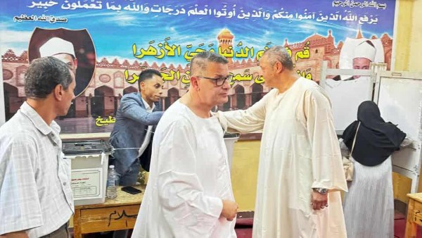 طارق رضوان، رئيس لجنة حقوق الانسان بالنواب يدلي بصوته في انتخابات الشيوخ 