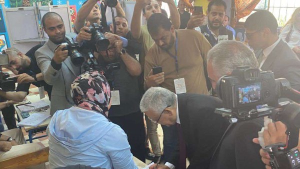 رئيس مجلس النواب يدلي بصوته في انتخابات الشيوخ 2025 