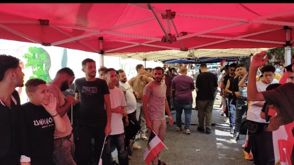 المواطنون يدلون بأصواتهم في انتخابات الشيوخ 