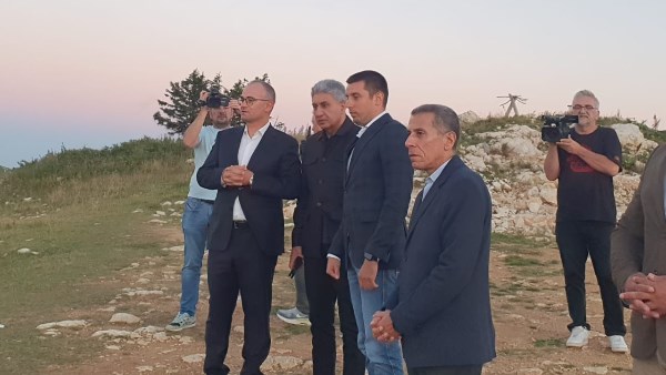 وزير السياحة والآثار 