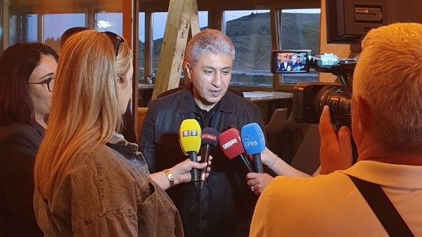 وزير السياحة والآثار 