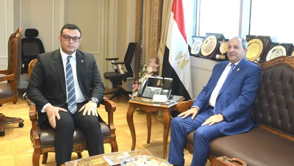 وزير الإسكان يستقبل محافظ بورسعيد