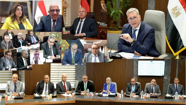 وزير البترول خلال الاجتماع