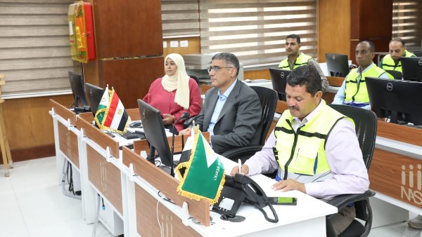 محافظ الجيزة يتابع الاستعدادات النهائية للعملية الانتخابية من مركز السيطرة للطوارئ والسلامة العامة