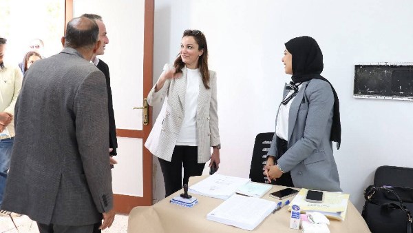 نائب محافظ الجيزة تتابع سير العملية الانتخابية بأحياء جنوب الجيزة والعمرانية والطالبية وبولاق والدقي والعجوزة