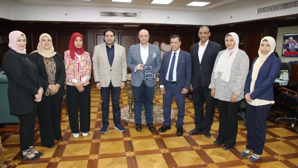 محافظ بني سويف يرحب بالتعاون مع المعهد القومي للتخطيط