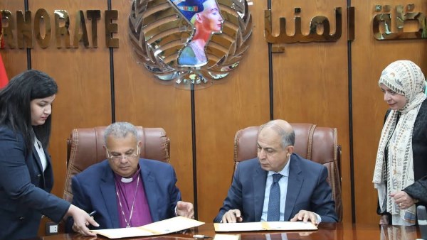 محافظ المنيا ورئيس الهيئة القبطية الإنجيلية 