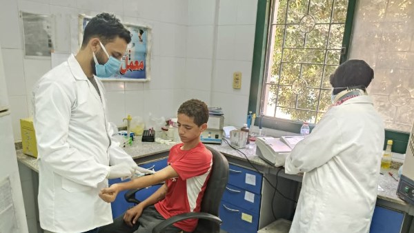 صحة المنيا: تقديم خدمات طبية مجانية لـ1060 مواطنًا بقرية أسمنت