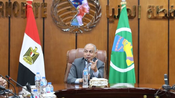 محافظ المنيا يعقد اجتماعا مع مديري الإدارات التعليمية.. ويؤكد دعم الدوله للتعليم