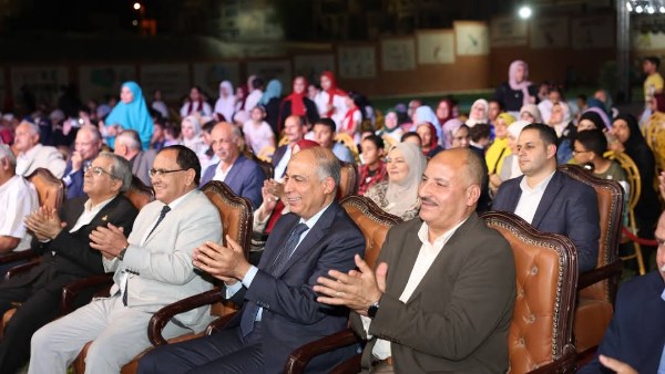 محافظ المنيا خلال الافتتاح